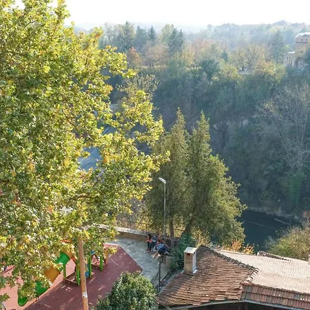 The Sunny Of Veliko Tarnovo-amazing View, Location