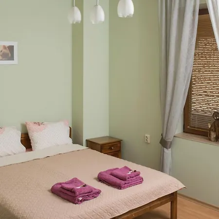 The Sunny Of Veliko Tarnovo-amazing View, Location