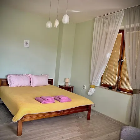 The Sunny Of Veliko Tarnovo-amazing View, Location Wielkie Tyrnowo